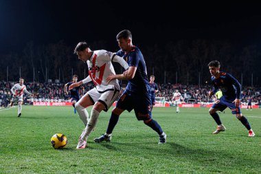 Andrei Ratiu, Carlos Dominguez LaLiga EA SPORTS maçı sırasında Estadio de Vallecas 'ta Rayo Vallecano ve RC Celta de Vigo takımları arasında görüldü (Maciej Rogowski)