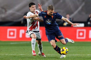 Sergio Camello ve Carl Starfelt LaLiga EA SPORTS maçı sırasında Estadio de Vallecas 'ta Rayo Vallecano ve RC Celta de Vigo takımları arasında görüldü (Maciej Rogowski)