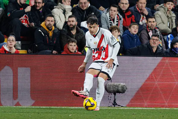 Adrian Ratiu, Estadio de Vallecas 'ta Rayo Vallecano ve RC Celta de Vigo (Maciej Rogowski) takımları arasında oynanan LaLiga EA SPORTS maçı sırasında görüldü.)