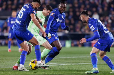 Omar Alderete, Robert Lewandowski, Cristantus Uche LaLiga EA Spor Maçı sırasında Estadio Kolezyumu 'nda Getafe CF ve FC Barcelona takımları arasında görüldü (Maciej Rogowski)