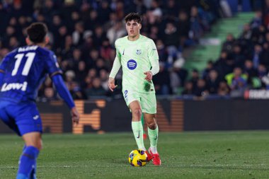 Pau Cubarsi, Estadio Coliseum 'daki Getafe CF ve FC Barcelona takımları arasında LaLiga EA SPORTS maçı sırasında görüldü (Maciej Rogowski)