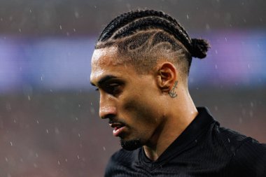 Raphinha UEFA Şampiyonlar Ligi maçında SL Benfica ve FC Barcelona (Maciej Rogowski) takımları arasında görüldü.)