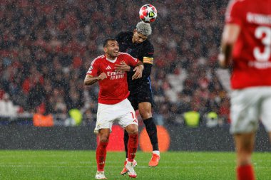 Vangelis Pavlidis, Ronald Araujo UEFA Şampiyonlar Ligi maçında SL Benfica ve FC Barcelona (Maciej Rogowski) takımları arasında görüldü.)