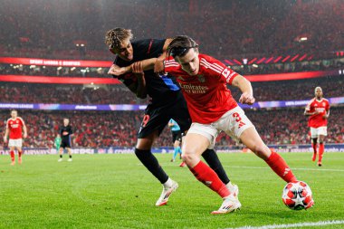 Lamine Yamal, Alvaro Carreras UEFA Şampiyonlar Ligi maçında SL Benfica ve FC Barcelona (Maciej Rogowski) takımları arasında görüldü.)