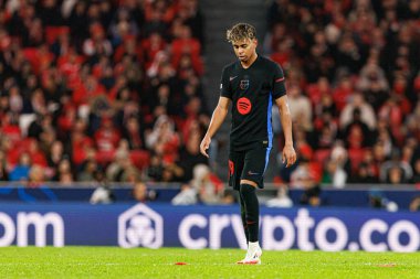 Lamine Yamal UEFA Şampiyonlar Ligi maçında SL Benfica ve FC Barcelona (Maciej Rogowski) takımları arasında görüldü.)