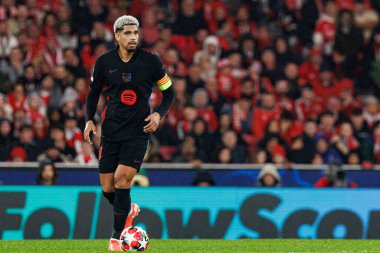 Ronald Araujo UEFA Şampiyonlar Ligi maçında SL Benfica ve FC Barcelona (Maciej Rogowski) takımları arasında görüldü.)