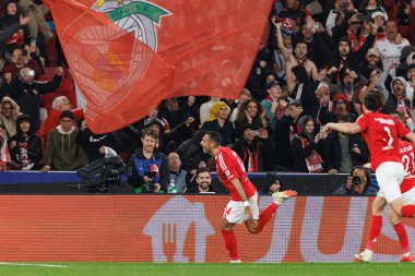 Vangelis Pavlidis, SL Benfica ve FC Barcelona (Maciej Rogowski) takımları arasındaki UEFA Şampiyonlar Ligi maçında gol attıktan sonra kutlama yaparken görüldü.)