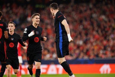 Robert Lewandowski, SL Benfica ve FC Barcelona (Maciej Rogowski) takımları arasındaki UEFA Şampiyonlar Ligi maçında gol attıktan sonra kutlama yaparken görüldü.)