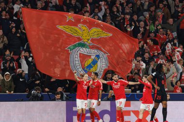 SL Benfica oyuncuları, SL Benfica ve FC Barcelona (Maciej Rogowski) takımları arasında oynanan UEFA Şampiyonlar Ligi maçında Vangelis Pavlidis 'ten gol üstüne gol atarken görüldü.)