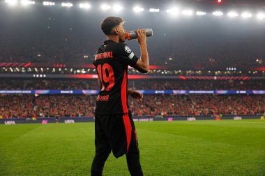 Lamine Yamal UEFA Şampiyonlar Ligi maçında SL Benfica ve FC Barcelona (Maciej Rogowski) takımları arasında görüldü.)