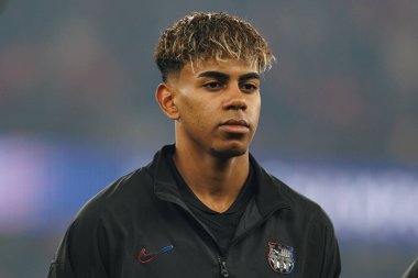 Lamine Yamal UEFA Şampiyonlar Ligi maçında SL Benfica ve FC Barcelona (Maciej Rogowski) takımları arasında görüldü.)