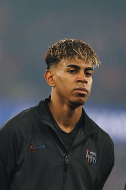Lamine Yamal UEFA Şampiyonlar Ligi maçında SL Benfica ve FC Barcelona (Maciej Rogowski) takımları arasında görüldü.)