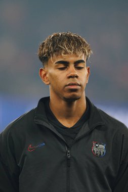 Lamine Yamal UEFA Şampiyonlar Ligi maçında SL Benfica ve FC Barcelona (Maciej Rogowski) takımları arasında görüldü.)