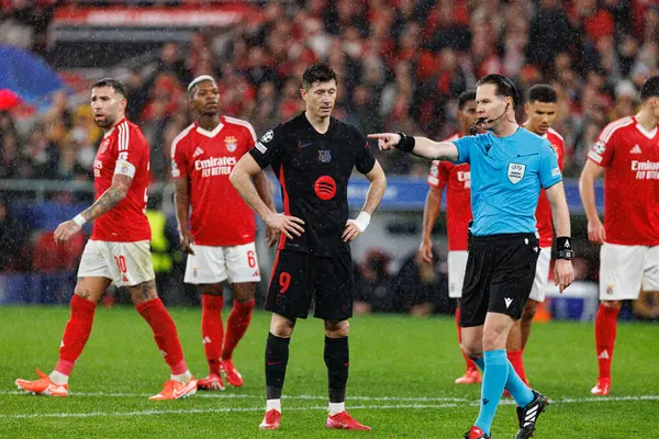 Robert Lewandowski UEFA Şampiyonlar Ligi maçında SL Benfica ve FC Barcelona (Maciej Rogowski) takımları arasında görüldü.)