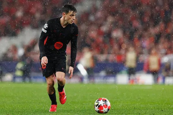 Pedri UEFA Şampiyonlar Ligi maçında SL Benfica ve FC Barcelona (Maciej Rogowski) takımları arasında görüldü.)