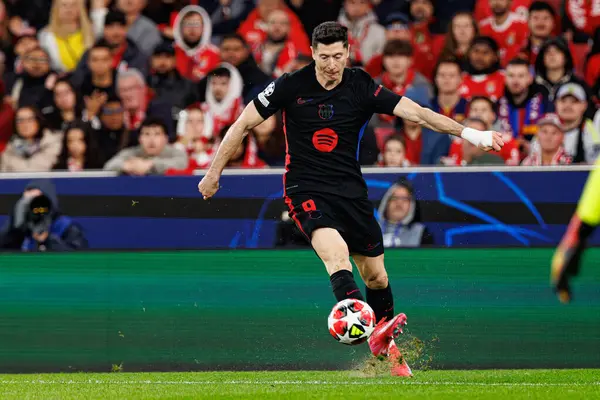 Robert Lewandowski UEFA Şampiyonlar Ligi maçında SL Benfica ve FC Barcelona (Maciej Rogowski) takımları arasında görüldü.)