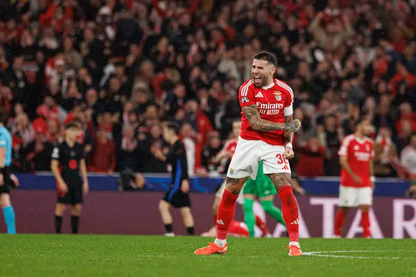 Nicolas Otamendi UEFA Şampiyonlar Ligi maçında SL Benfica ve FC Barcelona (Maciej Rogowski) takımları arasında görüldü.)