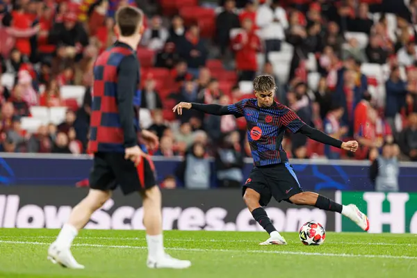 Lamine Yamal UEFA Şampiyonlar Ligi maçında SL Benfica ve FC Barcelona (Maciej Rogowski) takımları arasında görüldü.)