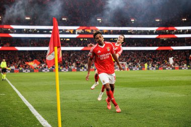 Leandro Barreiro ve Alvaro Carreras, Liga Portekiz maçında SL Benfica ve FC Famalicao (Maciej Rogowski)