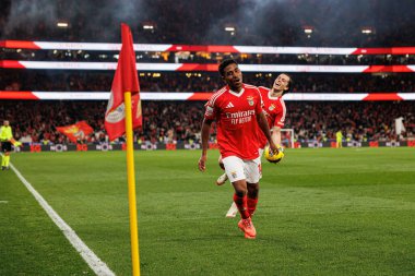Leandro Barreiro ve Alvaro Carreras, Liga Portekiz maçında SL Benfica ve FC Famalicao (Maciej Rogowski)