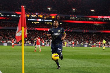 Zaydou Youssouf, Liga Portekiz maçı sırasında SL Benfica ve FC Famalicao (Maciej Rogowski) takımları arasında görüldü.)