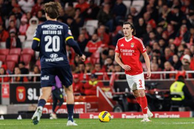 Alvaro Carreras, Liga Portekiz maçında SL Benfica ve FC Famalicao (Maciej Rogowski) takımları arasında görüldü.)
