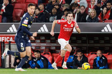 Alvaro Carreras, Liga Portekiz maçında SL Benfica ve FC Famalicao (Maciej Rogowski) takımları arasında görüldü.)
