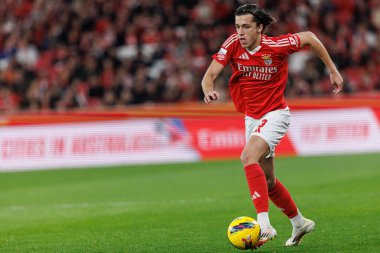 Alvaro Carreras, Liga Portekiz maçında SL Benfica ve FC Famalicao (Maciej Rogowski) takımları arasında görüldü.)