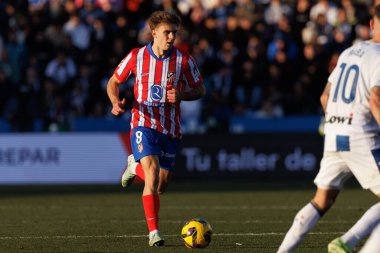 Pablo Barrios, Estadio Municipal de Butarque 'da CD Leganes ve Atletico de Madrid takımları arasında LaLiga EA SPORTS maçı sırasında görüldü (Maciej Rogowski)