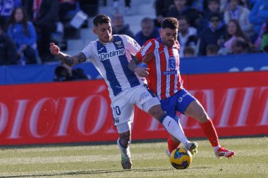 Dani Raba, Javi Galan, LaLiga EA SPORTS maçı sırasında Estadio Municipal de Butarque 'daki Atletico de Madrid takımları arasında görüldü (Maciej Rogowski)