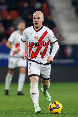 Isi Palazon, El Sadar 'daki CA Osasuna ve Rayo Vallecano takımları arasında oynanan LaLiga EA SPORTS maçı sırasında görüldü (Maciej Rogowski)