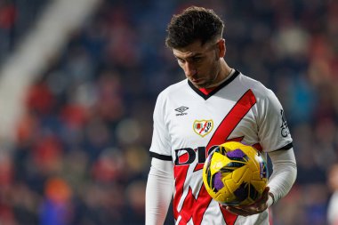 Adrian Embarba, LaLiga EA SPORTS maçı sırasında Osasuna ve Rayo Vallecano takımları arasında El Sadar 'da görüldü (Maciej Rogowski)