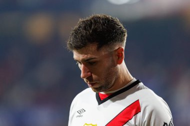 Adrian Embarba, LaLiga EA SPORTS maçı sırasında Osasuna ve Rayo Vallecano takımları arasında El Sadar 'da görüldü (Maciej Rogowski)