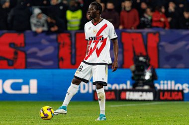 Abdul Mumin, LaLiga EA SPORTS maçı sırasında Osasuna ve Rayo Vallecano takımları arasında El Sadar 'da görüldü (Maciej Rogowski)