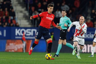 Lucas Torro, LaLiga EA SPORTS maçı sırasında Osasuna ve Rayo Vallecano takımları arasında El Sadar 'da görüldü (Maciej Rogowski)