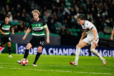 Morten Hjulmand ve Giovanni Fabbian, UEFA Şampiyonlar Ligi maçında Sporting CP ve Bologna FC (Maciej Rogowski)