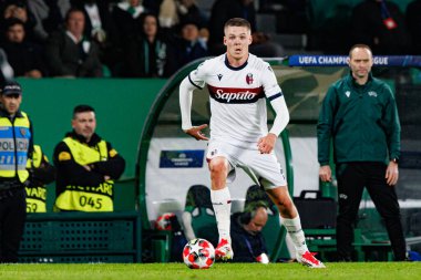 Emil Holm UEFA Şampiyonlar Ligi maçında Sporting CP ve Bologna FC takımları arasında görüldü (Maciej Rogowski)
