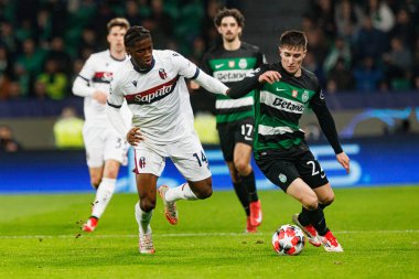 Samuel Iling Junior ve Ivan Fresneda UEFA Şampiyonlar Ligi maçında Sporting CP ve Bologna FC (Maciej Rogowski)