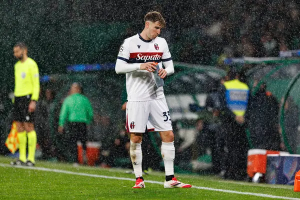 Juan Miranda UEFA Şampiyonlar Ligi maçında Sporting CP ve Bologna FC takımları arasında görüldü (Maciej Rogowski)