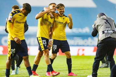 Pedro Alvaro ve Jordan Holsgrove, Liga Portekiz maçı sırasında Estoril Praia ve Vitoria SC takımları arasında Estadio Antonio Coimbra da Mota (Maciej Rogowski)