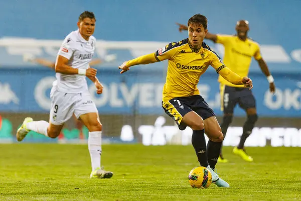 Vinicius Zanocelo, Liga Portekiz maçı sırasında GD Estoril Praia ve Vitoria SC takımları arasında Estadio Antonio Coimbra da Mota 'da (Maciej Rogowski)