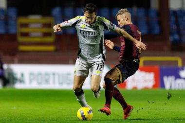 Paul Okon-Engstler ve Tobias Thomsen, Liga Portekiz 2 maçında SCU Torreense ve SL Benfica B (Maciej Rogowski)