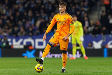 Raul Asencio, LaLiga EASPORTS maçı sırasında RCD Espanyol de Barcelona ve Real Madrid FC takımları arasında RCDE Stadyumu 'nda (Maciej Rogowski)