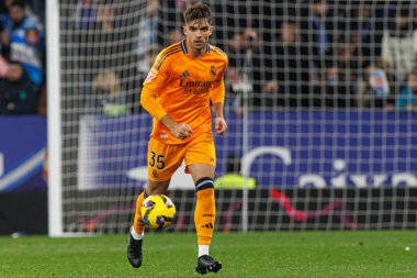 Raul Asencio, LaLiga EASPORTS maçı sırasında RCD Espanyol de Barcelona ve Real Madrid FC takımları arasında RCDE Stadyumu 'nda (Maciej Rogowski)