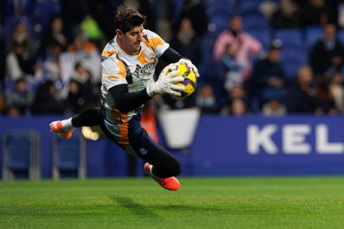 Thibaut Courtois, LaLiga EASPORTS maçı sırasında RCD Espanyol de Barcelona ve Real Madrid FC takımları arasında RCDE Stadyumu 'nda (Maciej Rogowski)