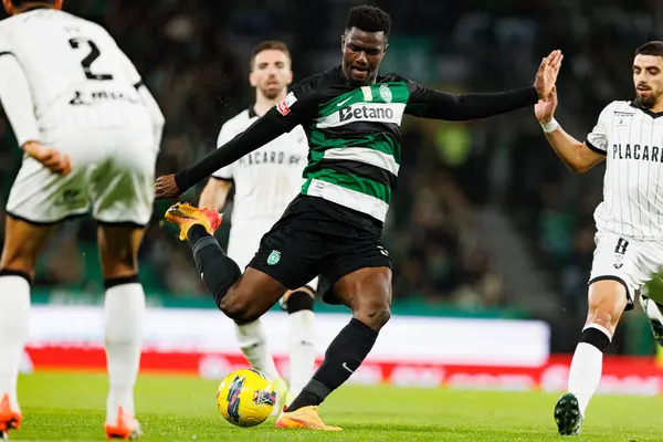 Ousmane Diomande, Liga Portekiz maçı sırasında Estadio Jose Alvalade 'deki CP ve SC Farense takımları arasında görüldü (Maciej Rogowski)