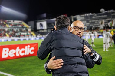 Bruno Lage ve Jose Faria, Liga Portekiz maçı sırasında Estrela Amadora ve SL Benfica takımları arasında Estadio Jose Gomes (Maciej Rogowski)