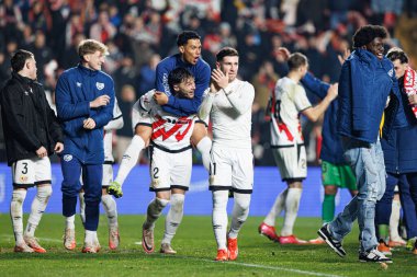Rayo oyuncuları, Rayo Vallecano ve Real Valladolid CF takımları arasında LaLiga EA SPORTS maçında Estadio de Vallecas 'ta (Maciej Rogowski)