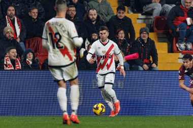 Adrian Embarba, Estadio de Vallecas 'ta Rayo Vallecano ve Real Valladolid CF takımları arasında LaLiga EA SPORTS maçı sırasında görüldü (Maciej Rogowski)
