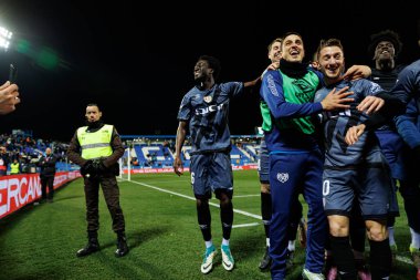 Rayo 'nun oyuncuları, Estadio Municipal de Butarque' da (Maciej Rogowski) CD Leganes ve Rayo Vallecano takımları arasında oynanan LaLiga EA SPORTS maçında kutlama yaparken görüldü.)